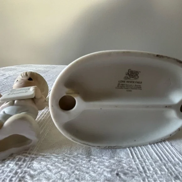 Precious Moments Cake Toppers - Cream and White - Picture 7 of 9